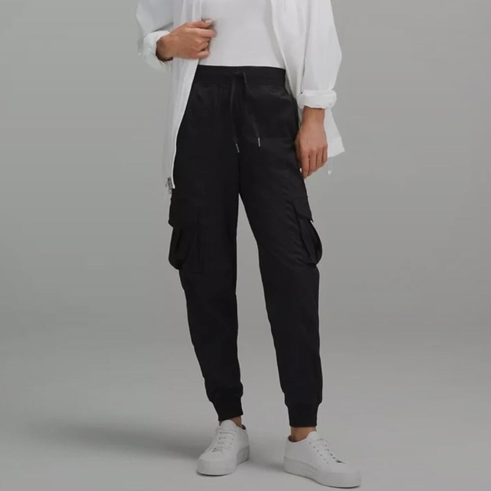 Lululemon Dance Studio Relaxed Fit Mid-Rise Cargo Jogger - Black - Size M